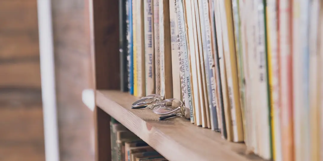 Rappresentazione visiva dell'articolo: Cinque libri da mettere in valigia per capire il mondo e i mercati